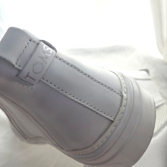 Toms Sneaker Booties NWOB - Picture 10 of 12